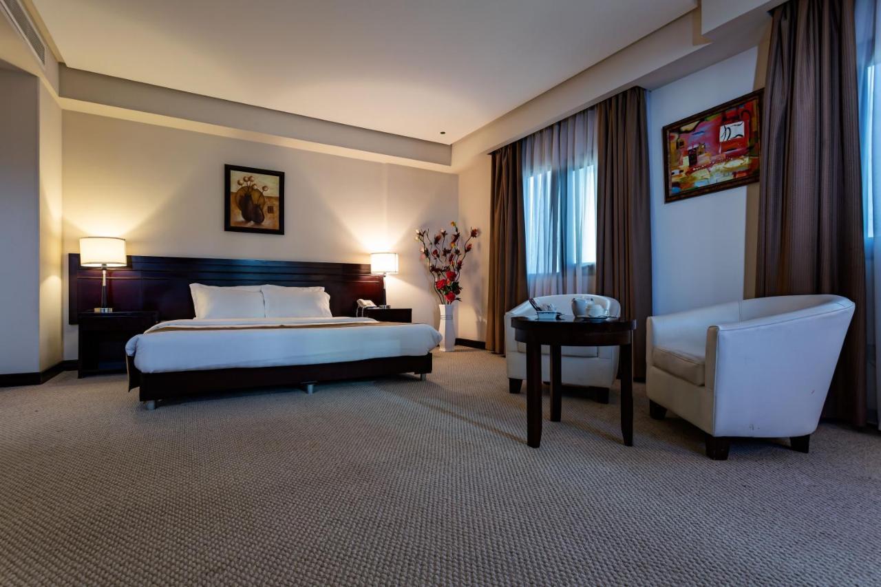 מנאמה Monroe Hotel & Suites מראה חיצוני תמונה
