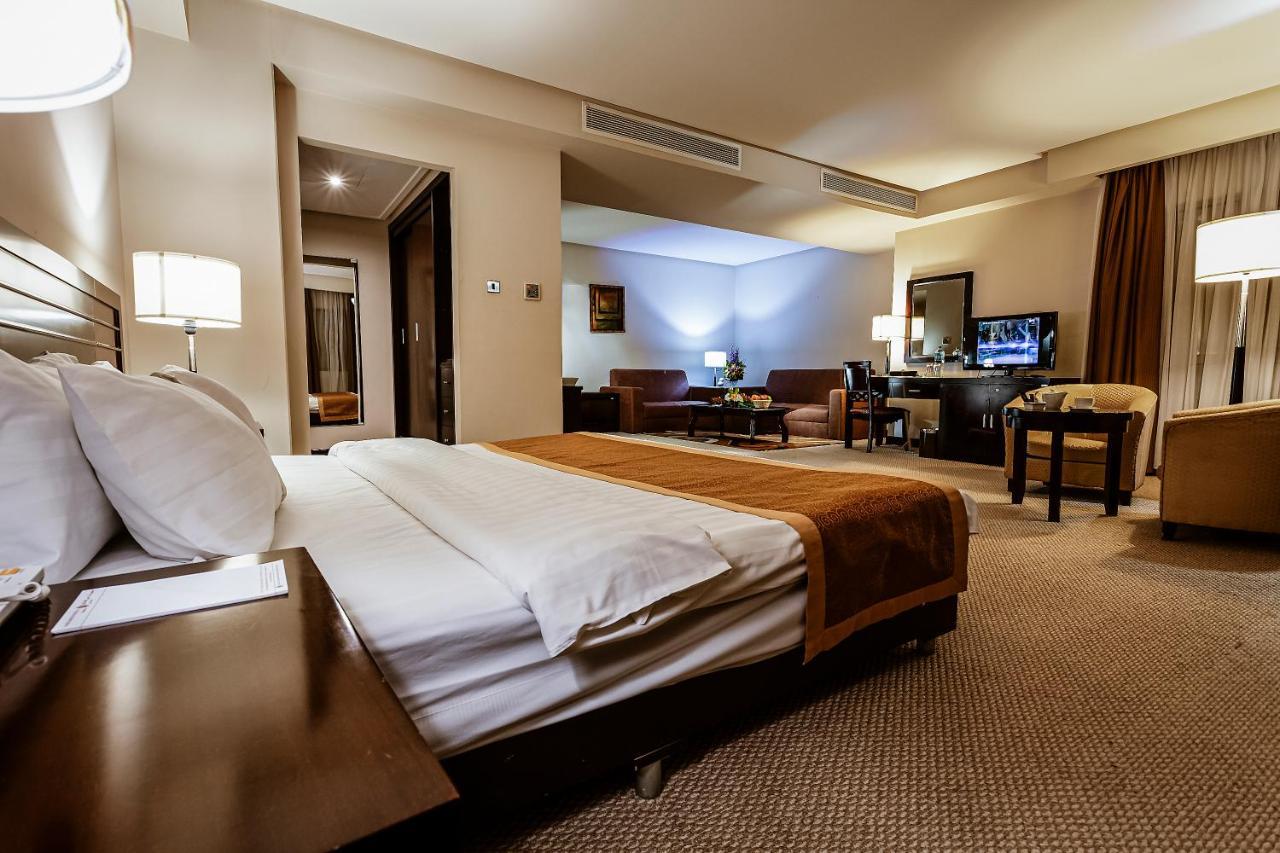 מנאמה Monroe Hotel & Suites מראה חיצוני תמונה