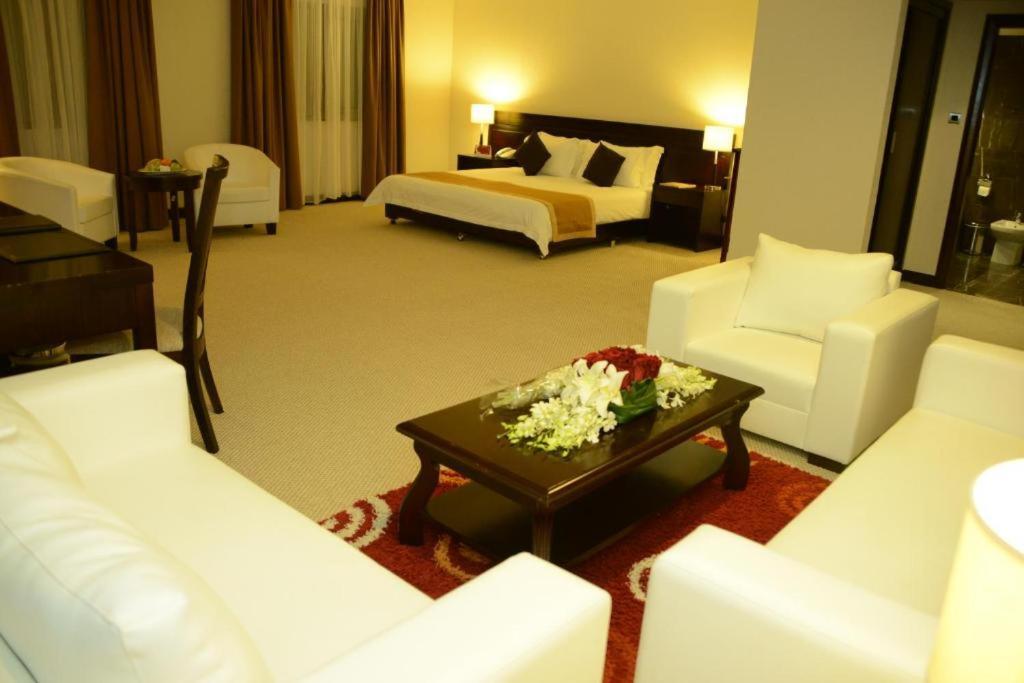 מנאמה Monroe Hotel & Suites מראה חיצוני תמונה