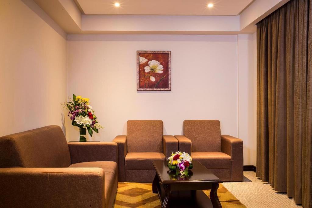 מנאמה Monroe Hotel & Suites מראה חיצוני תמונה