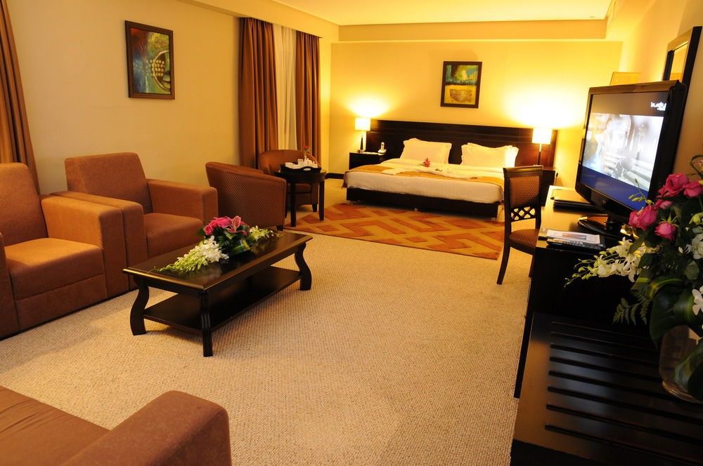 מנאמה Monroe Hotel & Suites מראה חיצוני תמונה